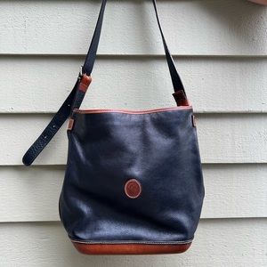 VTG leather bucket bag